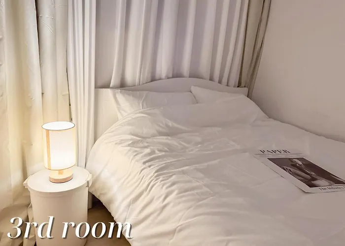 Apartament #무료짐보관 #3룸 #침대5개 #루프탑 #한강 #당산역5분 #홍대 #합정 #공항버스 #16평 #단체 #301호